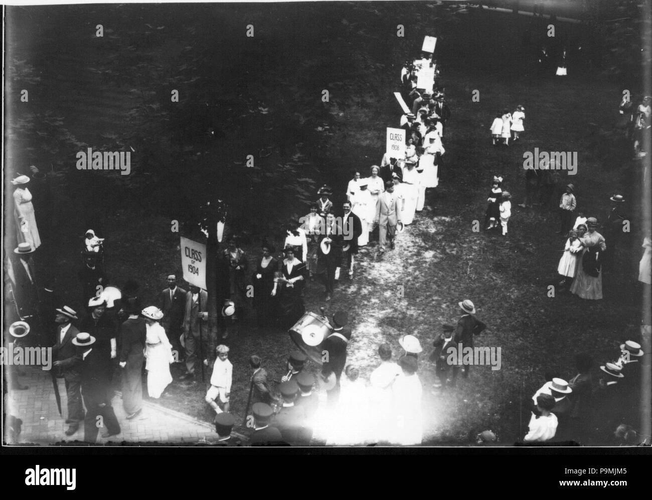 120 Anciens en procession à début 1914 (3191537152) Banque D'Images