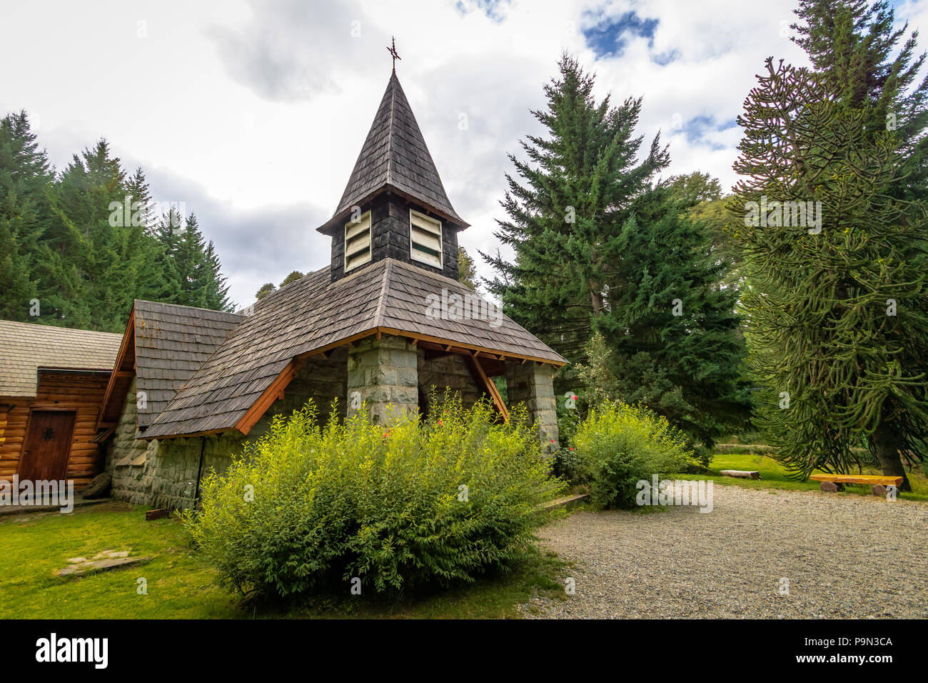 Petite Chapelle Nuestra Señora de la Asuncion - Villa La Angostura, Patagonie, Argentine Banque D'Images