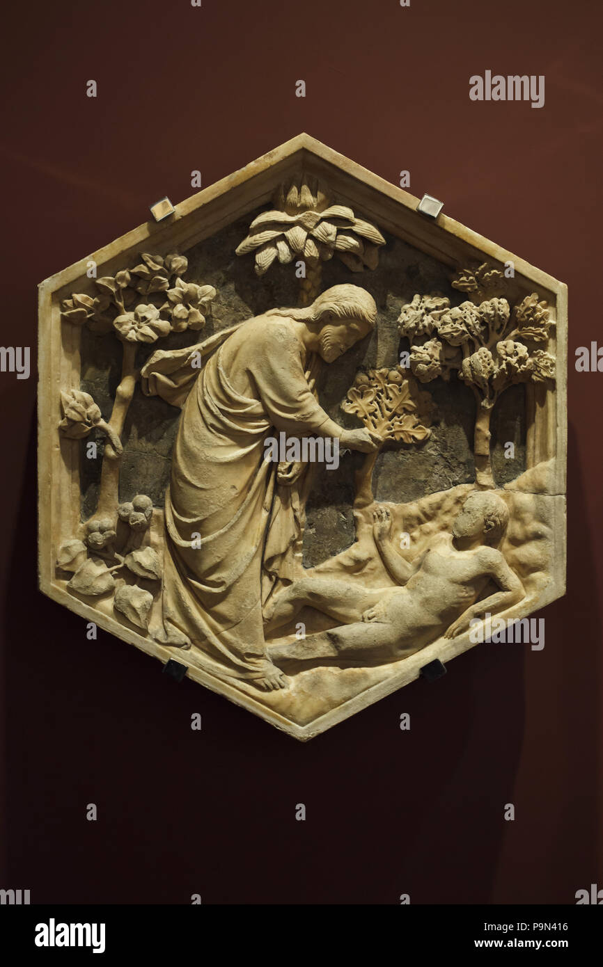 Création d'Adam l'illustre le relief hexagonal par Andrea Pisano sculpteur italien de la Renaissance (1334-1343) à partir de l'hôtel Campanile de Giotto (Campanile de Giotto), maintenant exposée dans le Museo dell'Opera del Duomo (Musée de l'Œuvre de la cathédrale de Florence) à Florence, Toscane, Italie. Banque D'Images