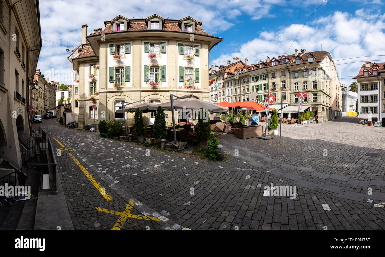 Berne, la capitale de la Suisse, est construit autour d'un escroc dans l'Aare. Il tire ses origines du 12ème siècle, avec son archit Banque D'Images