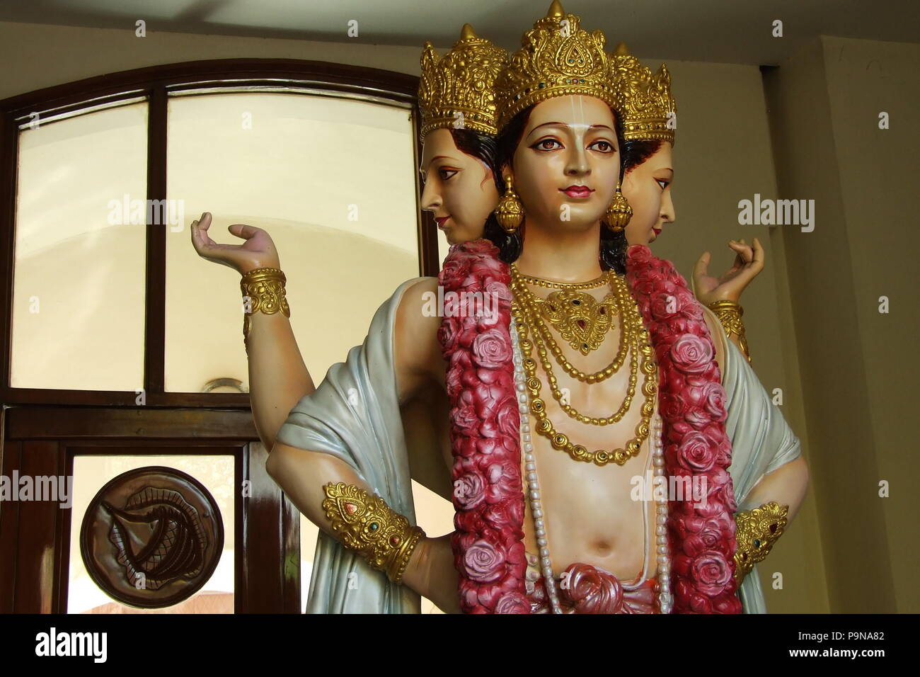 Statue d'une déesse dans Hare Krishna Krishna, New Delhi Banque D'Images