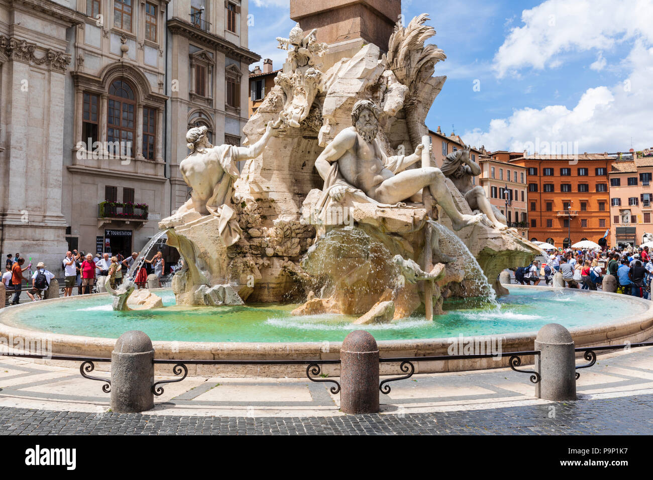 La fontaine des Quatre Fleuves (Fontana dei Quattro Fiumi) à Piazza Navona, Rome, Italie. Banque D'Images