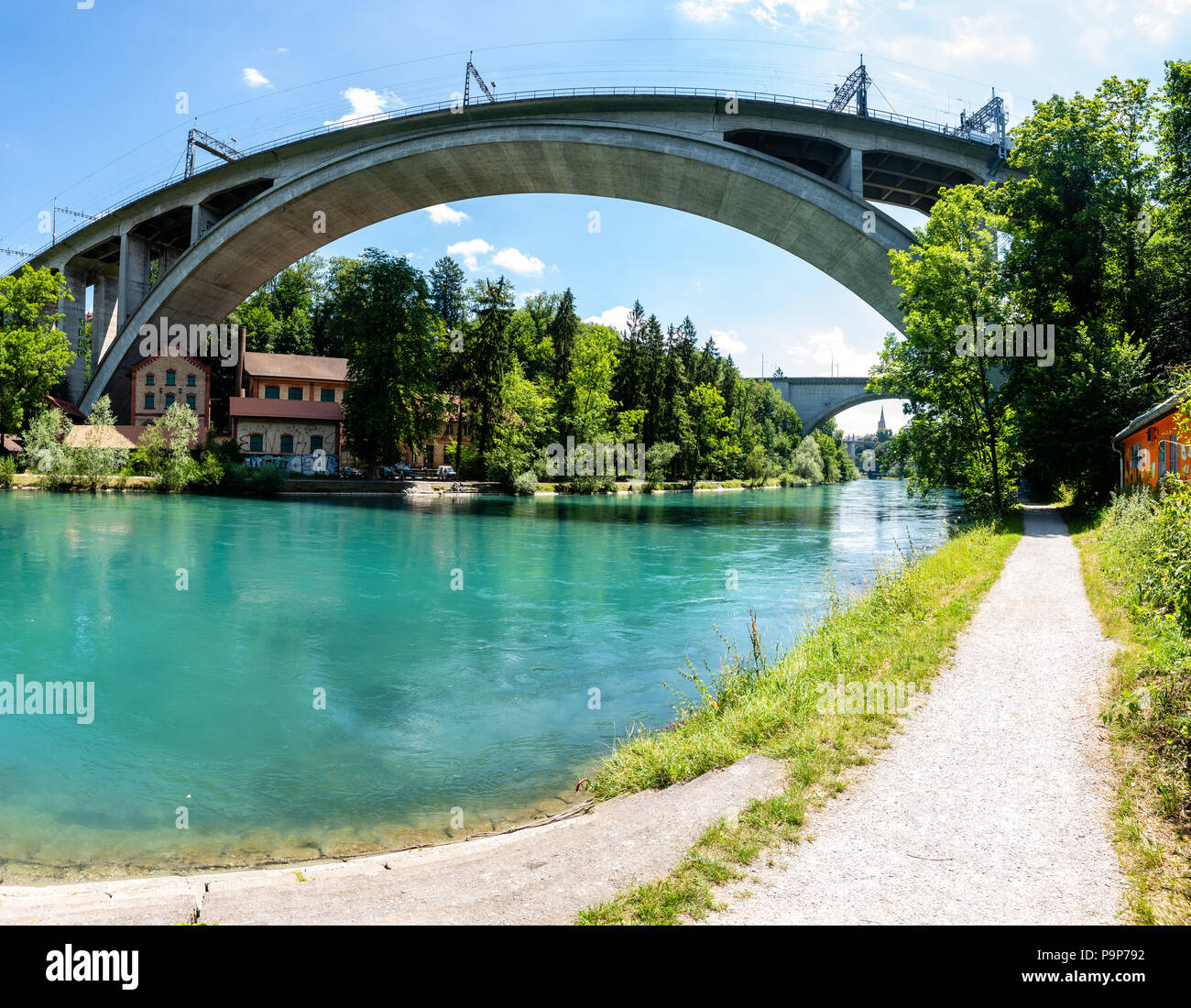 Berne, la capitale de la Suisse, est construit autour d'un escroc dans l'Aare. Il tire ses origines du 12ème siècle, avec son archit Banque D'Images