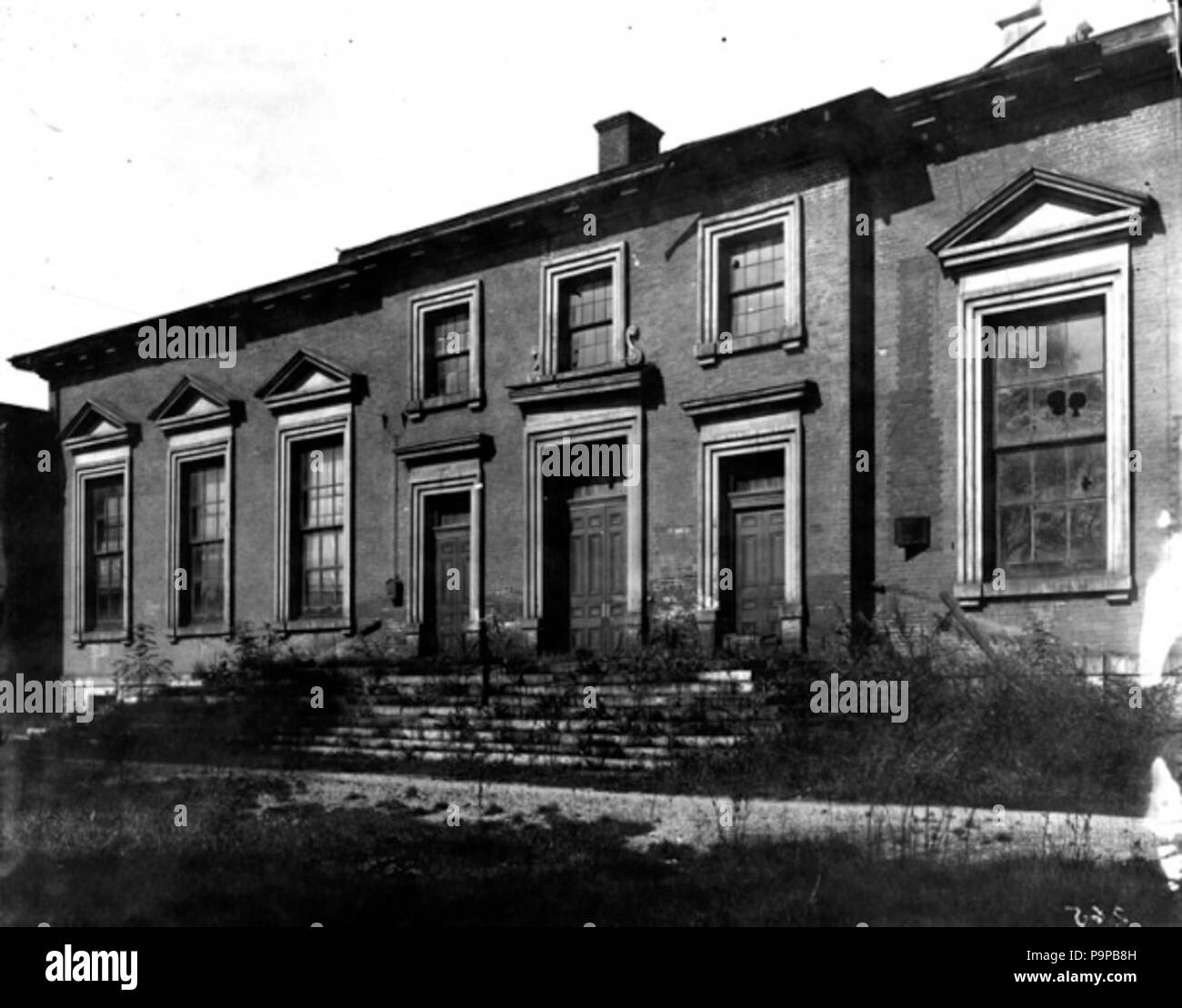 . Anglais : Le troisième édifice du Parlement du Haut-Canada, abandonnés (remplacé par l'Édifice de l'Assemblée législative de l'Ontario en 1893) et bientôt à être démolis. Toronto, Canada. Vers 1900, immédiatement avant la démolition 94 édifices du Parlement abandonnées sur la rue Front, à Toronto, Canada Banque D'Images