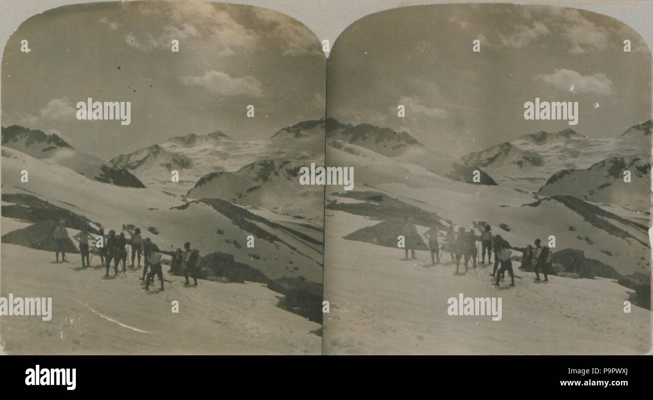 125 Parmi les champs de neige (HS85-10-20298) Banque D'Images