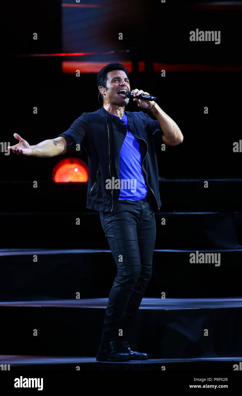 El cantante, acteur y bailarín puertorriqueño Chayanne , durante su concierto en el AVA Amphitheatre de casino del Sol en Tucson Arizona , el 4 sep Banque D'Images