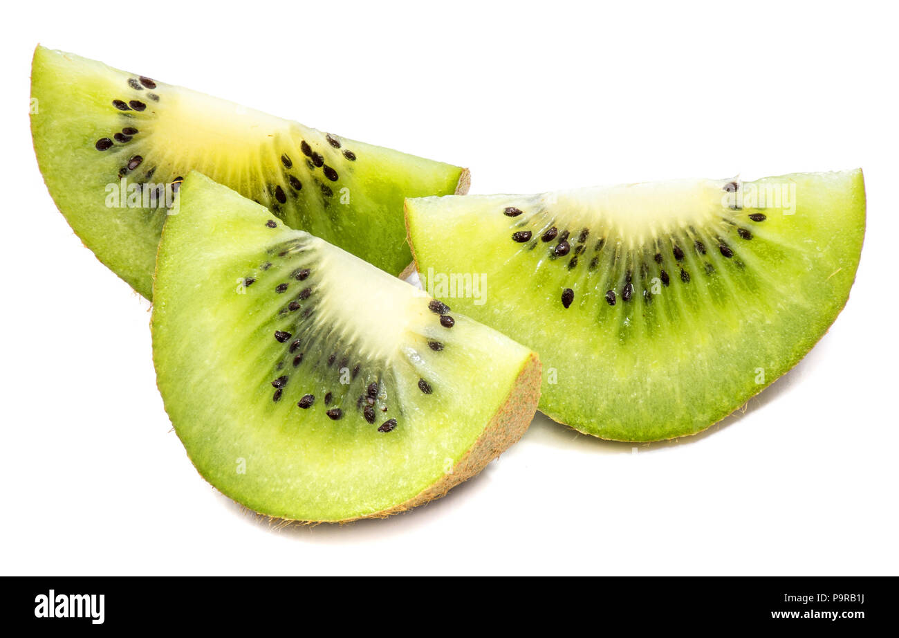Trois tranches de kiwi (Chinese gooseberry) isolé sur fond blanc Banque D'Images
