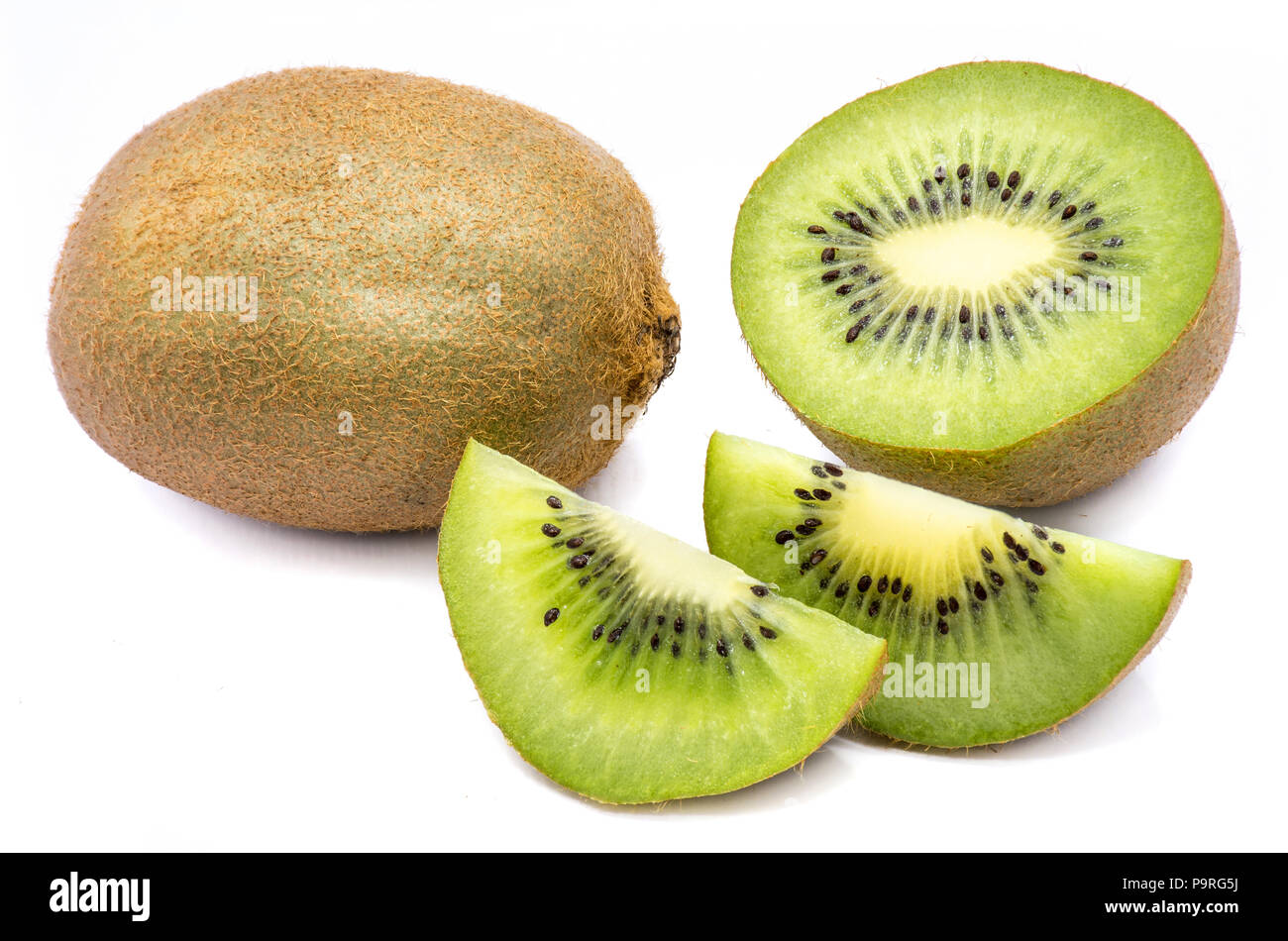 Un ensemble de kiwis (groseille chinois), une moitié et deux tranches isolé sur fond blanc Banque D'Images
