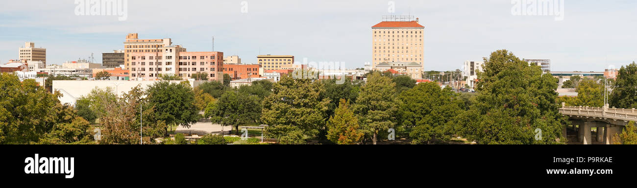 Une journée d'été ensoleillée dans le centre urbain de San Angelo dans l'ouest du Texas USA Banque D'Images