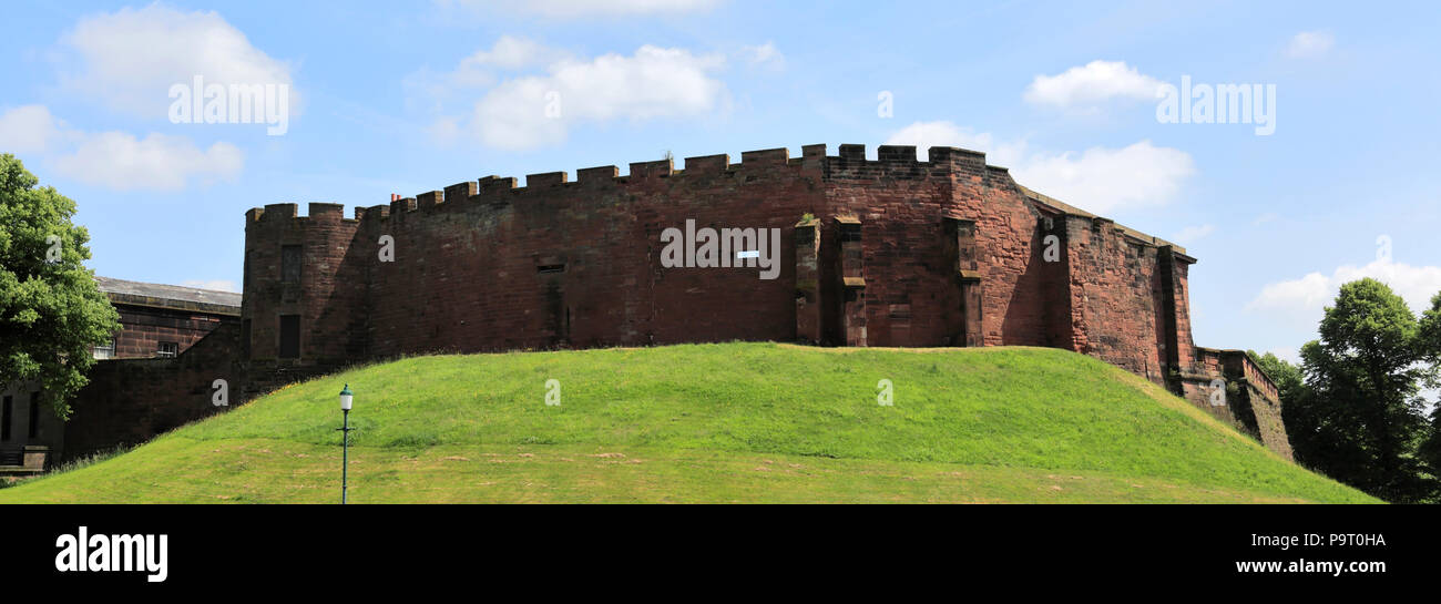 Vue d'été du château de Chester, Chester, Cheshire, Angleterre Ville Banque D'Images