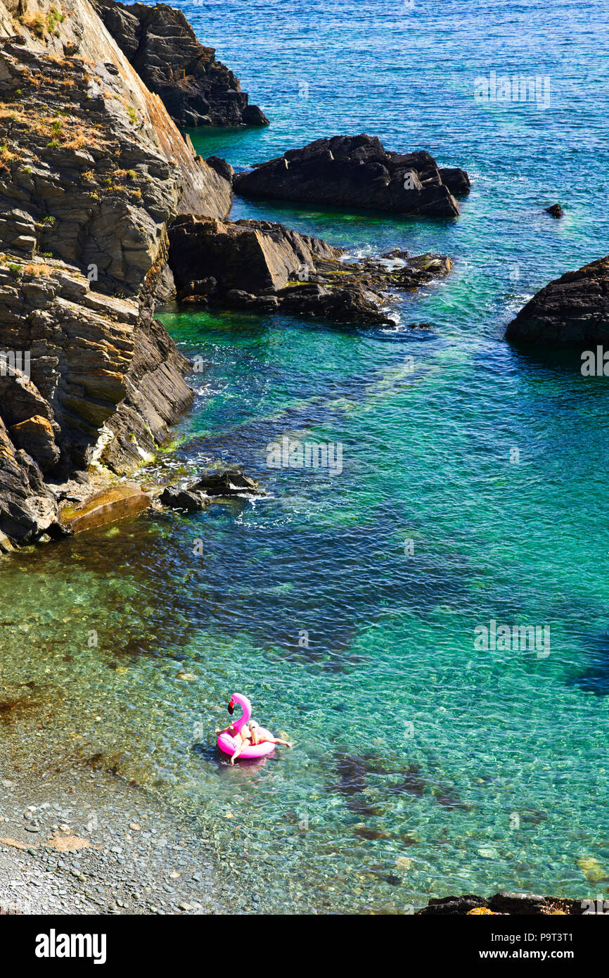 Les eaux claires autour de l'île de Man sont idéales pour la baignade et à la natation Banque D'Images