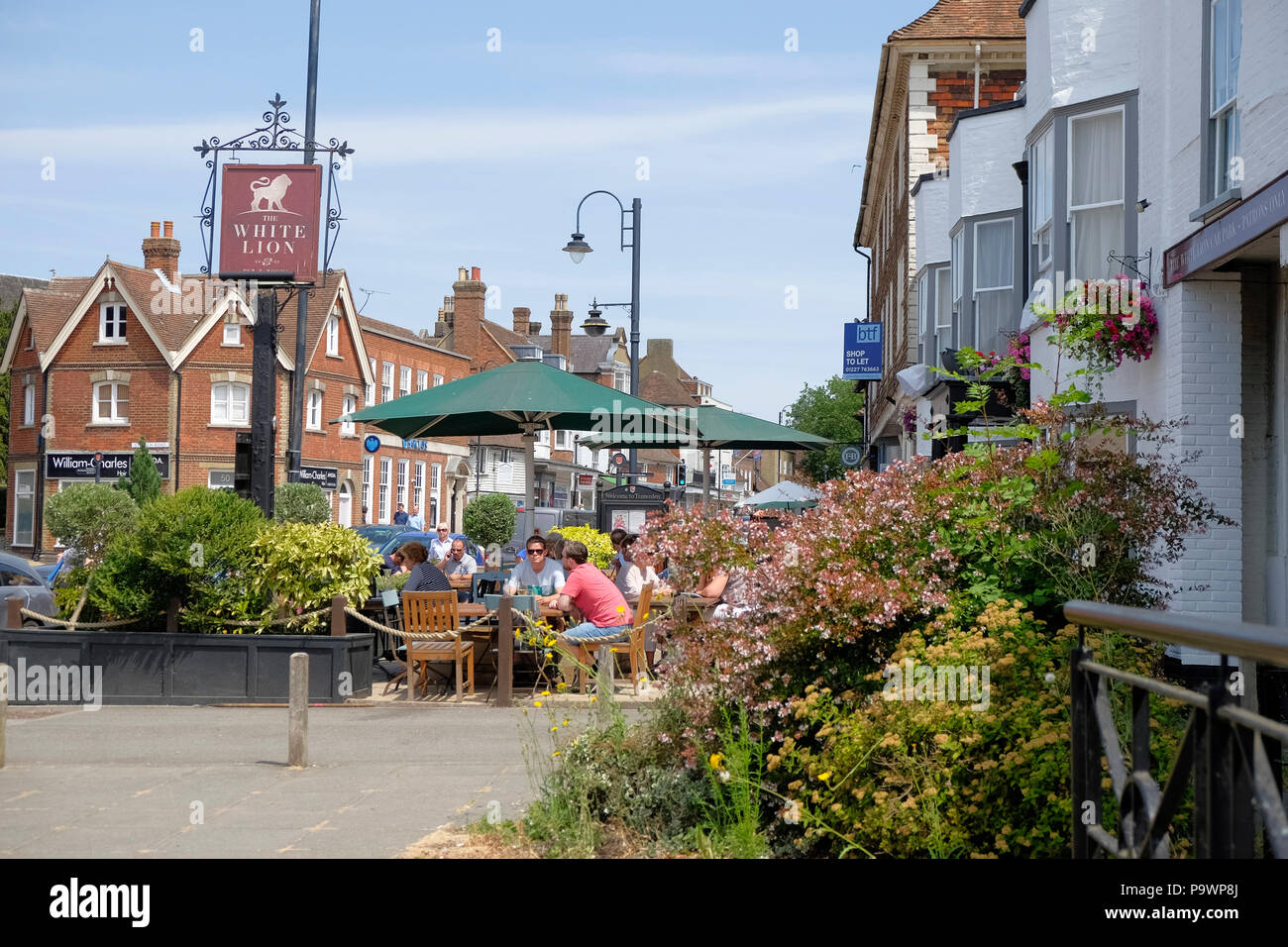 Le lion blanc pub et restaurant, Ashford, Kent, UK Banque D'Images