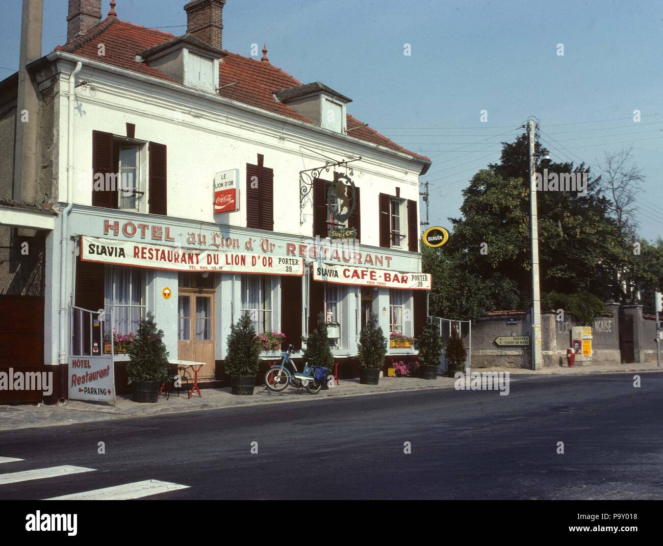 L'hôtel Lion d'Or à Chailly-en-Bière. Le peintre Claude Monet a séjourné dans cet hôtel de campagne en avril 1865, la visite de son ami Bazille. Banque D'Images