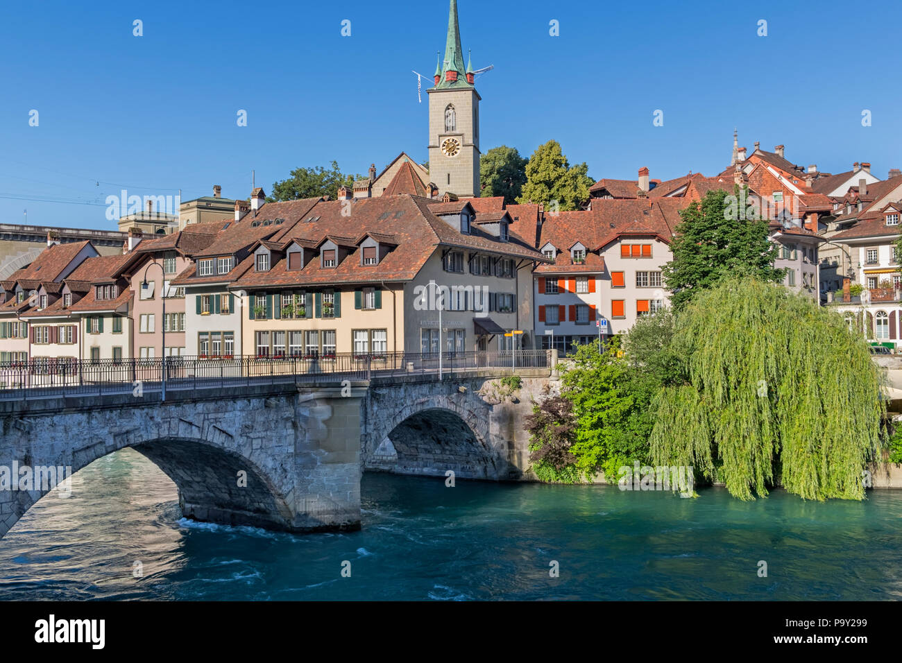 Vue sur la ville et l'église Nydeggkirche Untertorbrücke bridge Berne Suisse Banque D'Images