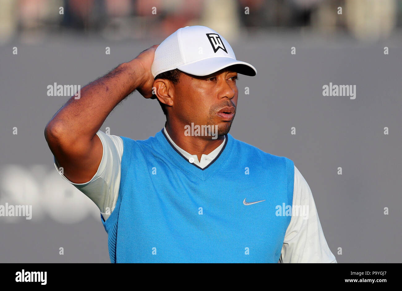 USA's Tiger Woods après sa ronde sur le 18e au cours de la première journée de l'Open Championship 2018 à Carnoustie Golf Links, Angus. Banque D'Images