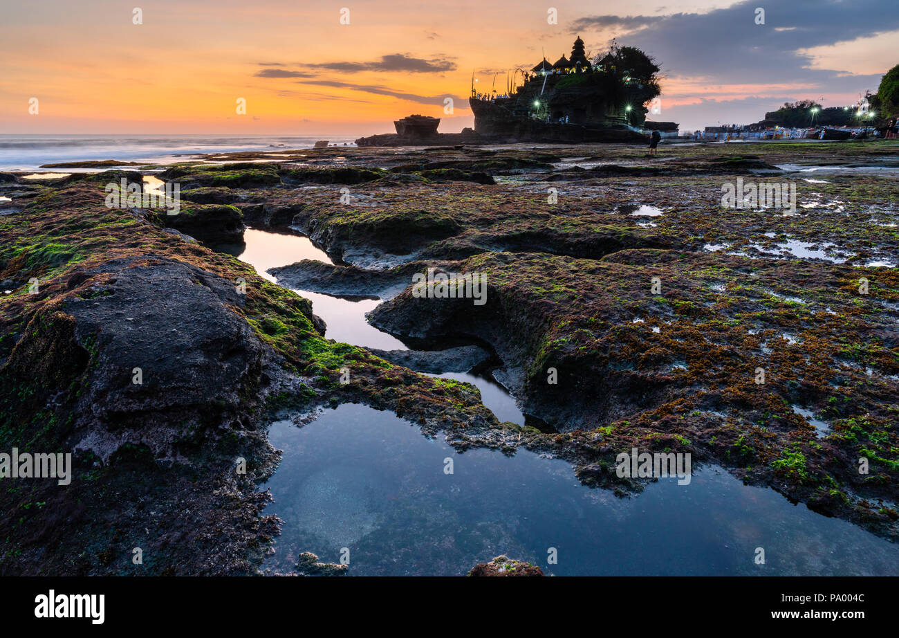 Temple de Tanah Lot à Bali, Indonésie. Célèbre attraction touristique et destination de voyage Banque D'Images