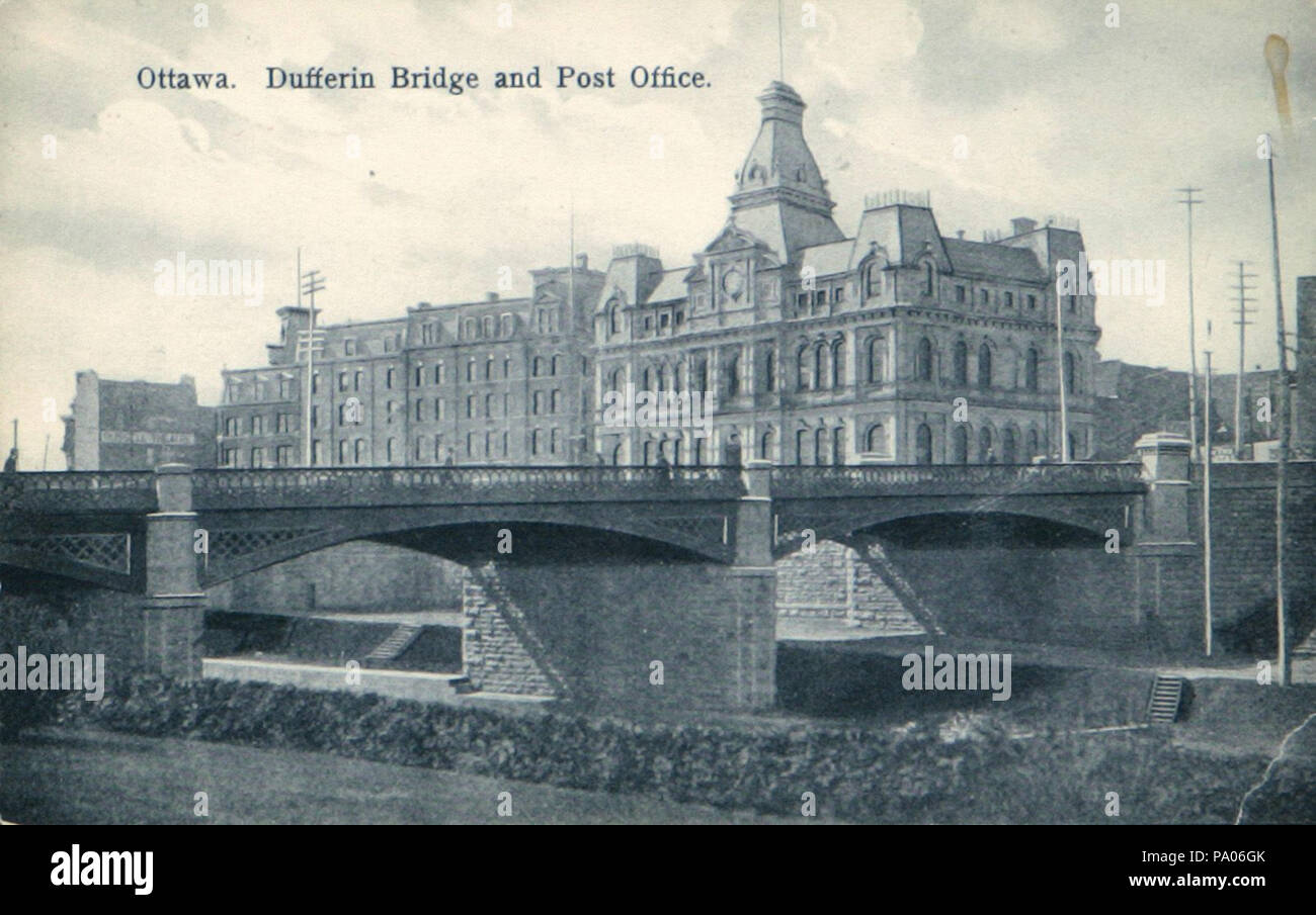 . Anglais : pont Dufferin et le bureau de poste principal, Ottawa, Ontario, Canada. C'est une vue de la poste tel qu'il était avant qu'il a été reconstruit après l'incendie de 1904. vers 1920 594 Pont Dufferin et bureau de poste Banque D'Images