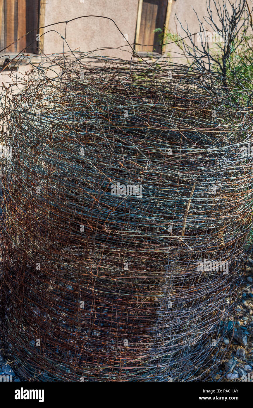 Du fil de fer barbelé à La Harmonia stocker dans le quartier historique de Castolon Big Bend National Park Banque D'Images