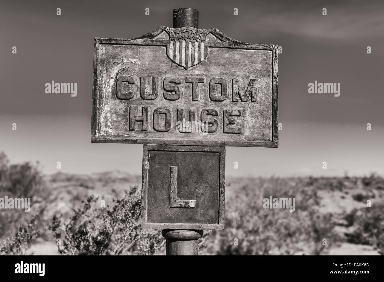 La Maison de la douane signe à Historic District à Castolon Le Parc National Big Bend au Texas. Zone de passage des frontières historiques. Banque D'Images