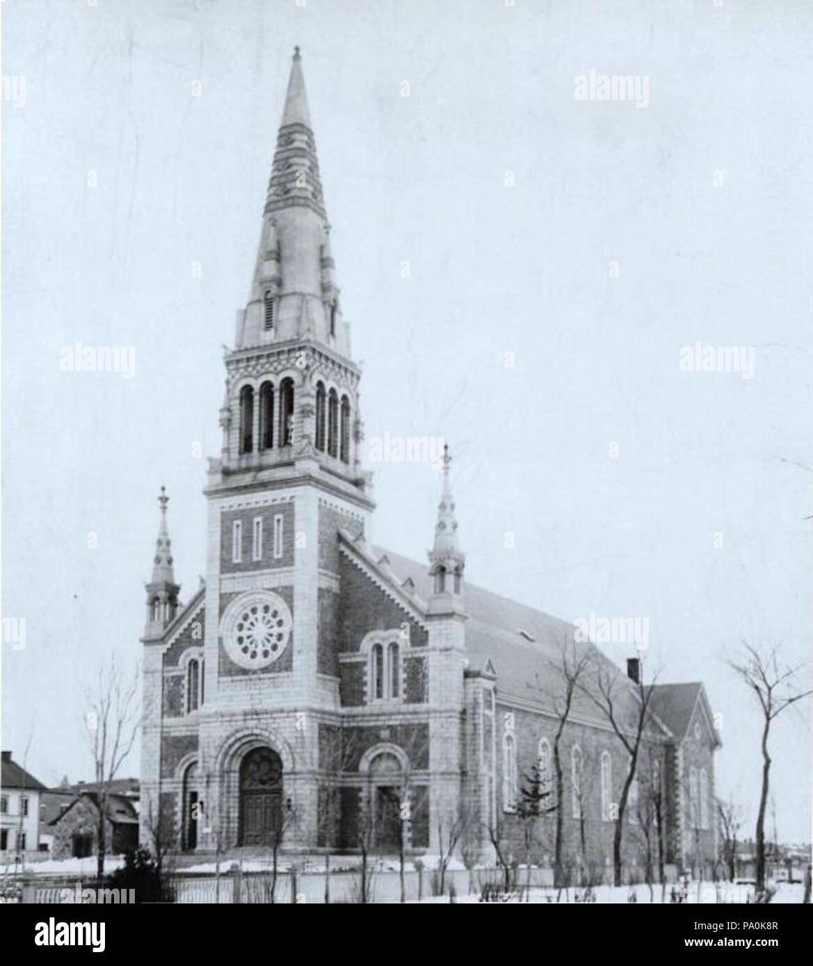 . Anglais : Photographie, église, Saint-Lin, Qc, vers 1890, les sels d'argent sur papier monté sur carton - phototypie - 23,3 x 20 cm English : Photographie, Église de Saint-Lin, Qc, vers 1890, les sels d'argent sur papier monté sur carton - papier albuminé - 23,3 x 20 cm . vers 1890 610 Eglise Saint-Lin 1890 Banque D'Images