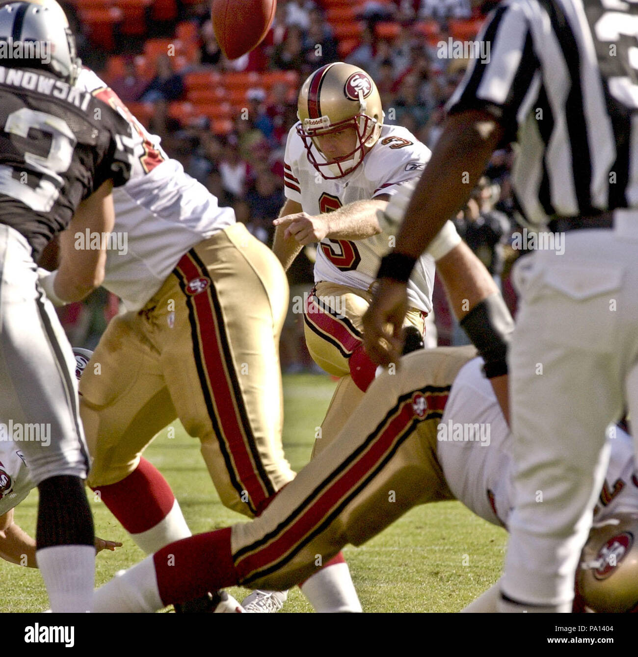 San Francisco, Californie, USA. Août 14, 2003. San Francisco 49ers kicker Jeff Chandler (3) Le jeudi 14 août 2003, à San Francisco, Californie. Les 49ers défait les Raiders 24-17 dans un match pré-saison. Crédit : Al Golub/ZUMA/Alamy Fil Live News Banque D'Images