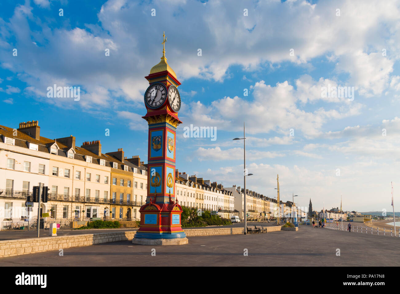 Weymouth, Dorset, UK. 20 juillet 2018. Météo britannique. Esplanade Weymouth et l'horloge du Jubilé à la station balnéaire de Weymouth, dans le Dorset par une chaude matinée ensoleillée réglées. Crédit photo : Graham Hunt/Alamy Live News Banque D'Images
