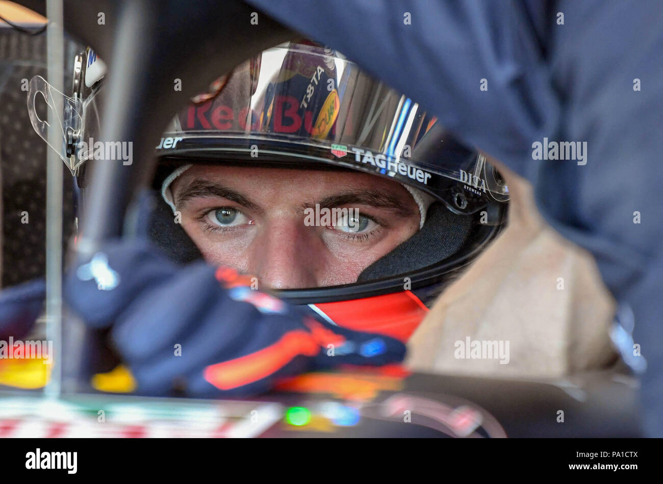 20 juillet 2018, l'Allemagne, Hockenheim, Motor sports, Championnat du Monde de Formule 1, Grand Prix de l'Allemagne : néerlandais Max Verstappen à partir de l'Aston Martin Racing Red Bull se prépare pour sa deuxième formation. Photo : Uli Deck/dpa Banque D'Images