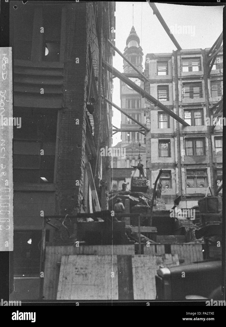 236 10874 SLNSW site de démolition avec façade conservés Sydney Banque D'Images