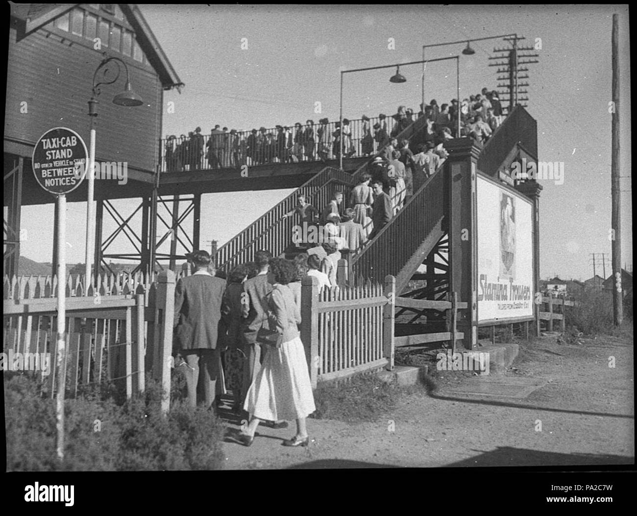 256 31560 SLNSW Gare Waratah durant la grève de bus Banque D'Images