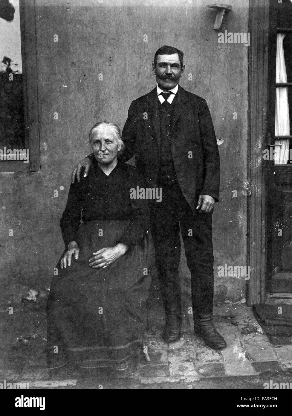 586 Double portrait, cour, homme, femme, homme et femme, vieille personne Fortepan 8247 Banque D'Images