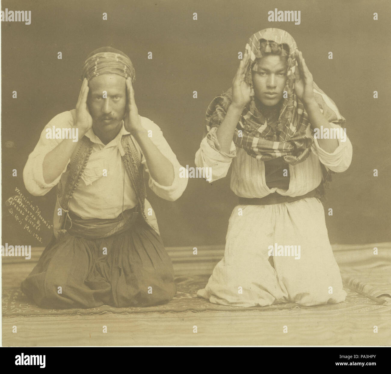 7 "adorer Mohamid (sic)." (musulmans en prière). (Prises au cours de la Foire mondiale de 1904) Banque D'Images