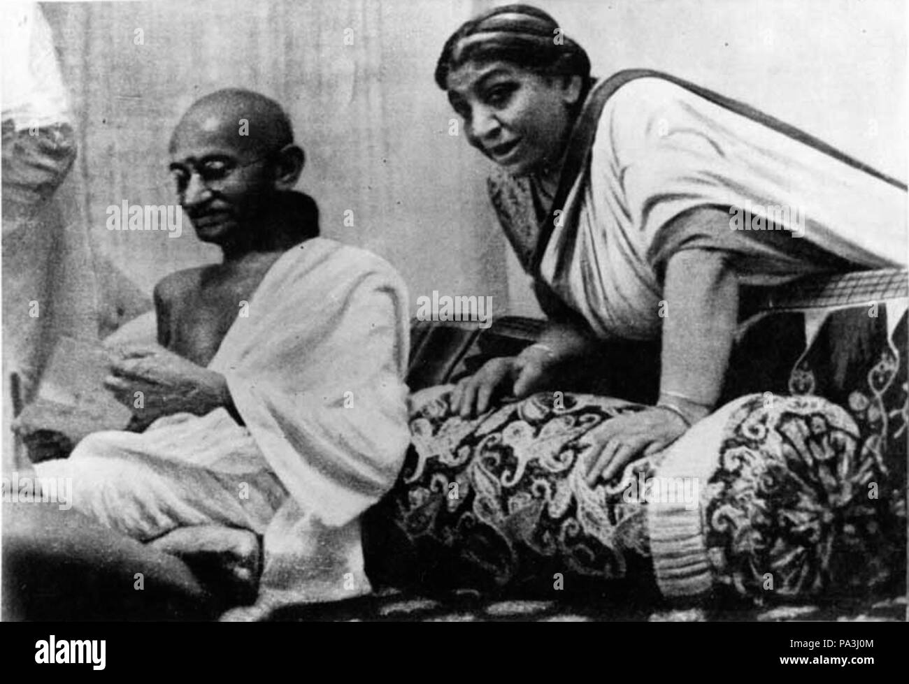 164 Mahatma Gandhi et Sarojini Naidu 1942 Session à l'AICC Banque D'Images