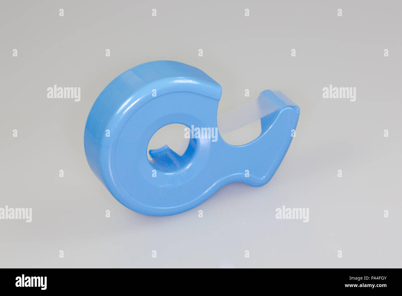 L'utilisation d'un dévidoir de ruban bleu pour le premier jour de classe Banque D'Images