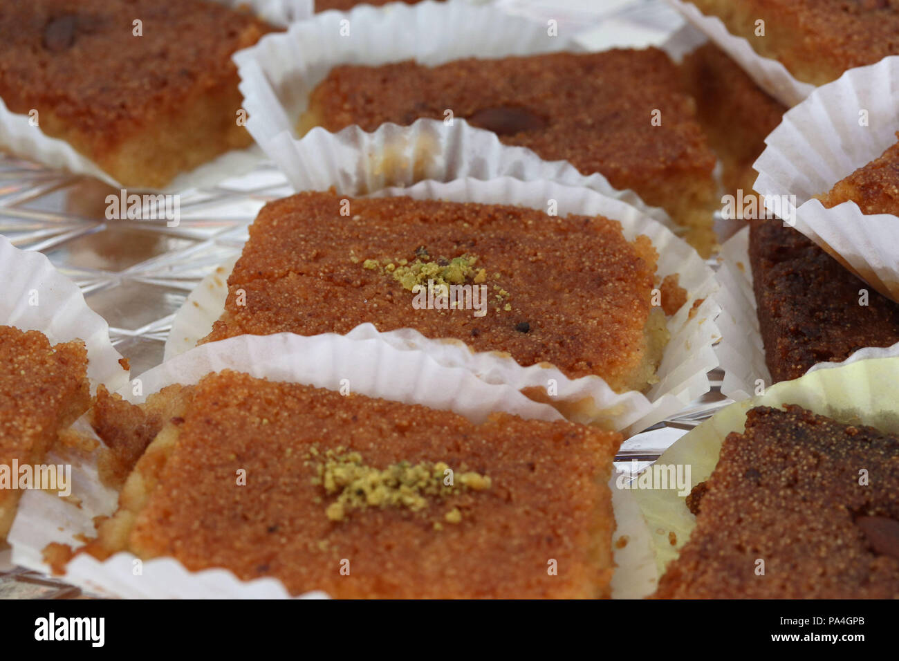 Kalb el louz, un gâteau algérien signifiant 'Coeur d'amandes faite avec de la semoule, amandes, miel d'oranger et d'érable. Banque D'Images