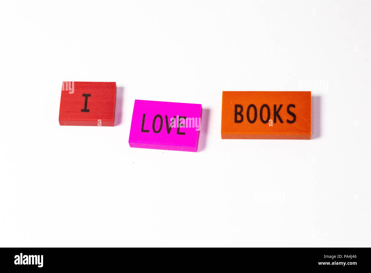 La joie de la première journée d'école exprimé en blocs, J'aime les livres. Banque D'Images
