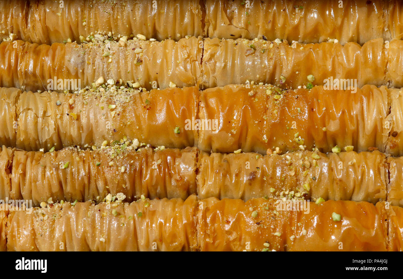 Les baklavas dans une casserole Banque D'Images