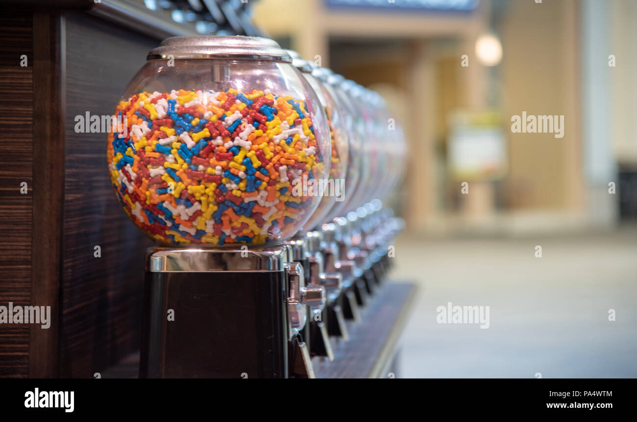Un tas de bonbons enrobés de chocolat colorés Banque D'Images