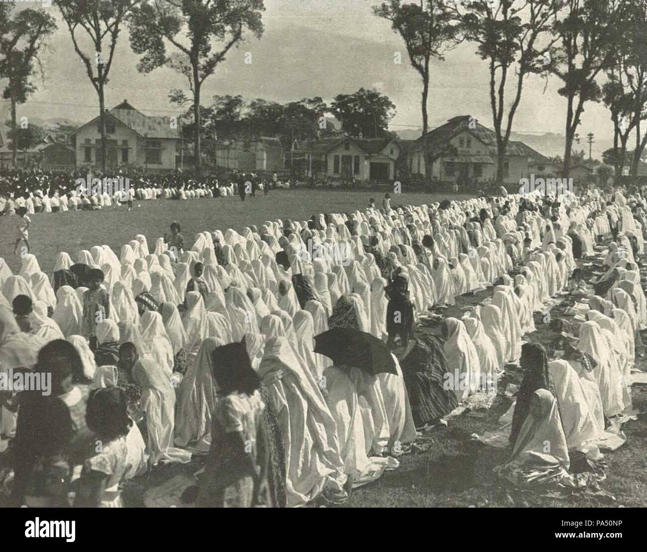 73 prières Eid en champ ouvert, Wanita di Indonésie p117 (Ministère de l'information) Banque D'Images