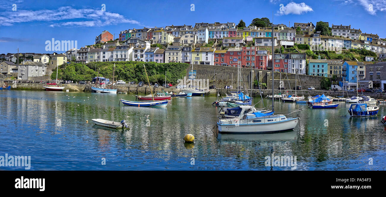Go - DEVON : vue panoramique de Brixham Harbour (image HDR) Banque D'Images