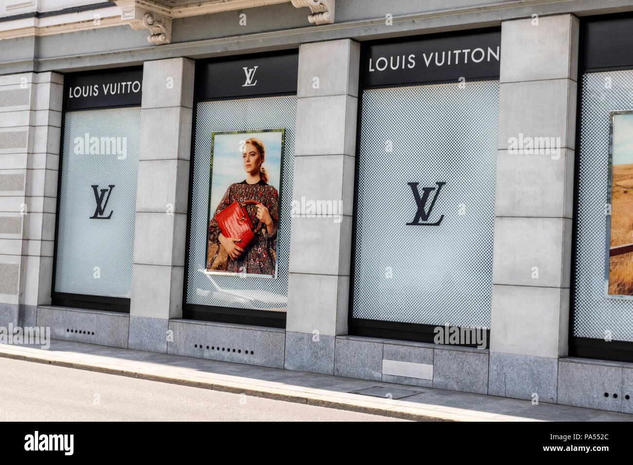 Louis Vuitton Store Front, front Shop, Lugano Suisse Photo Stock - Alamy