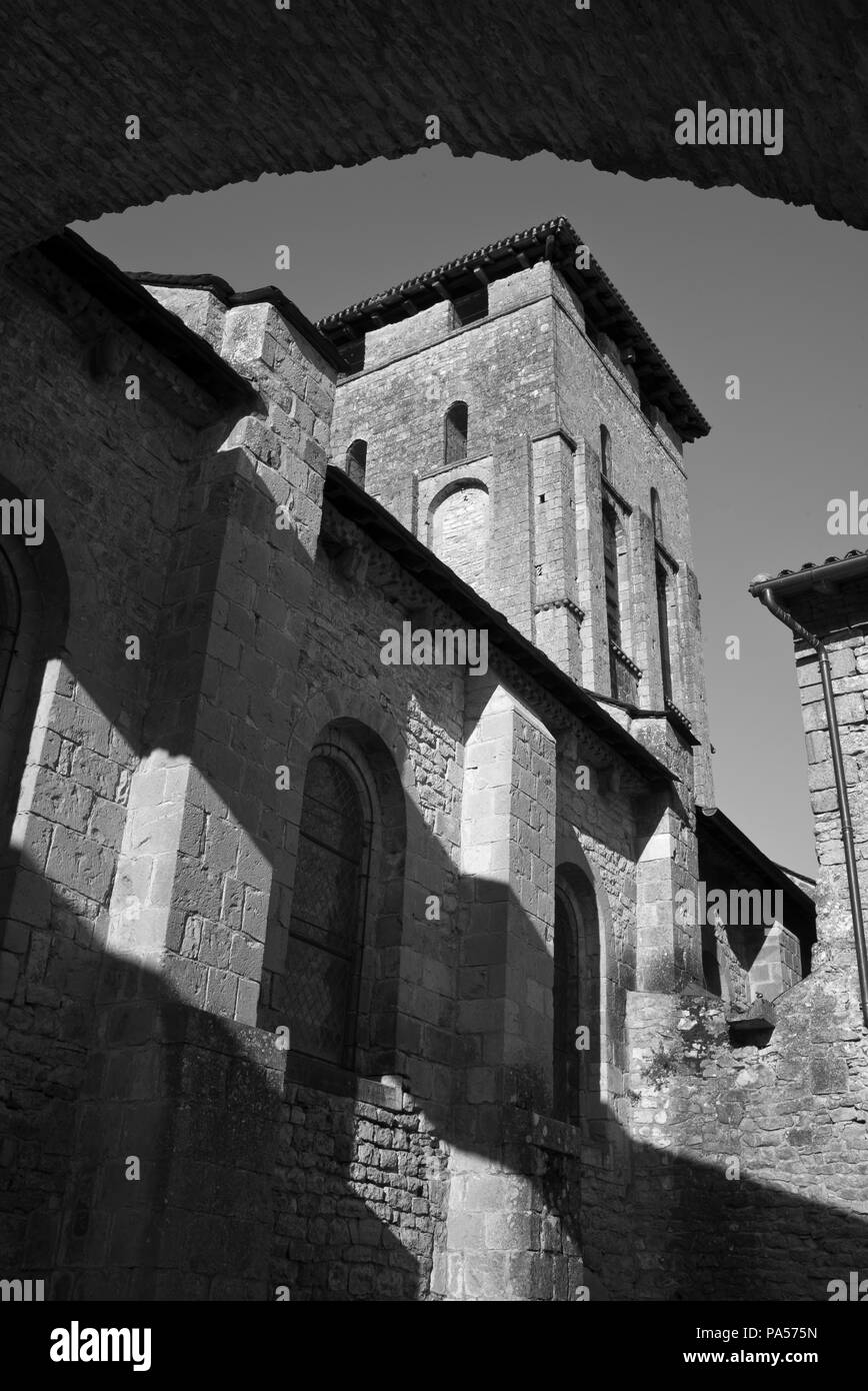 L'église et dans le village médiéval du doyenné de Varen, Tarn et Garonne, Occitanie, France Banque D'Images
