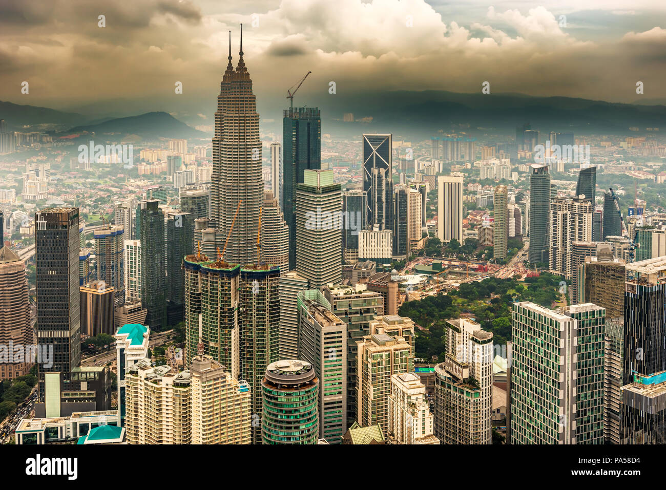 Horizon de la gratte-ciel dans la ville de Kuala Lumpur en Malaisie. Banque D'Images