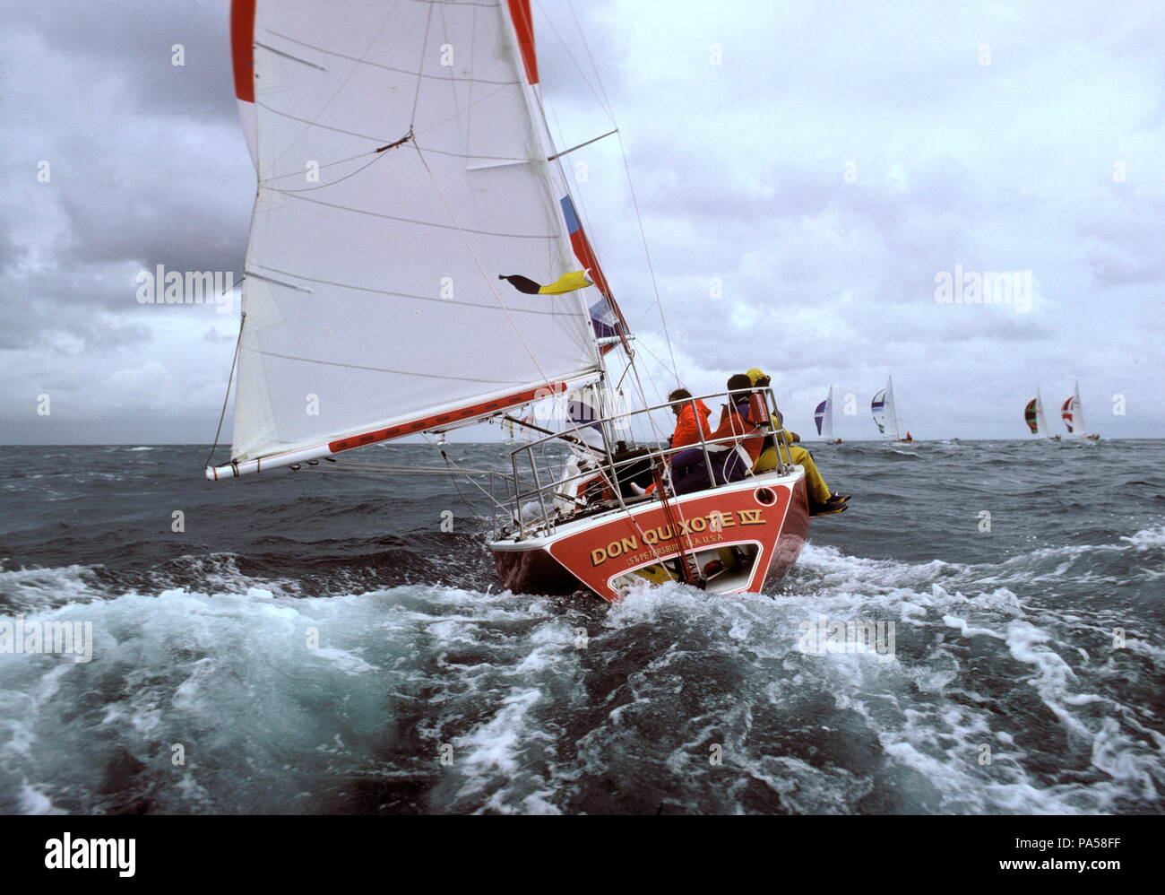 AJAXNETPHOTO. 1981. POOLE, en Angleterre. WORLD CUP - demi-tonne DON QUICHOTTE IV (USA). PHOTO:JONATHAN EASTLAND/AJAX REF:21207 2 64 Banque D'Images