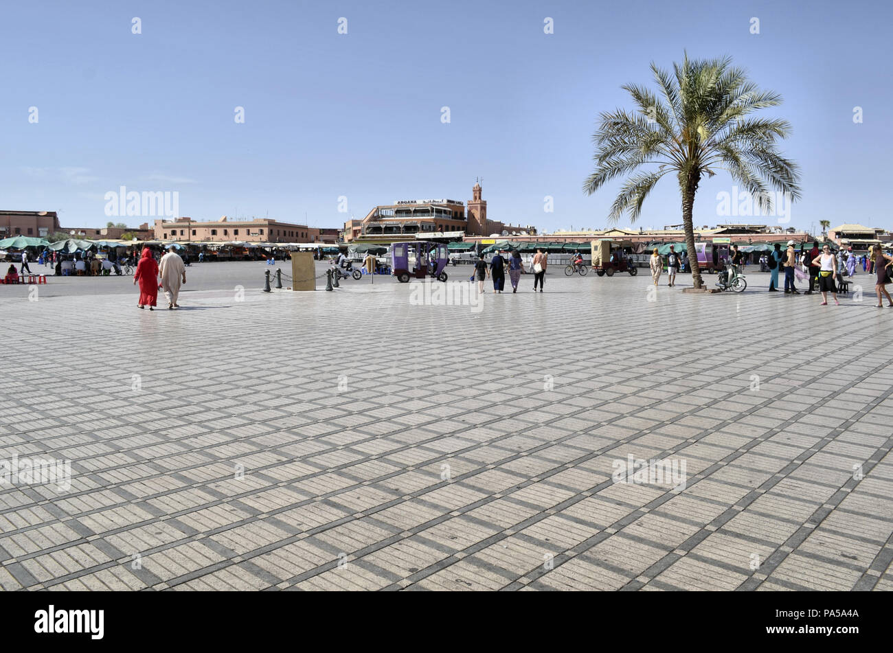 Place Djema el-Fna de Marrakech médina au Maroc. Banque D'Images