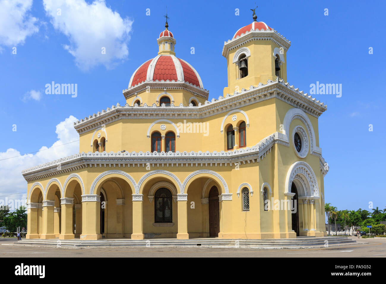 La chapelle principale dans le célèbre cimetière Colon, Cementerio Cristóbal Colón, Vedado, La Havane, Cuba Banque D'Images