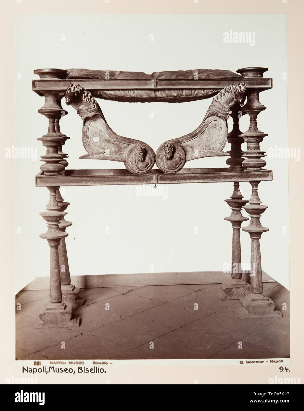 Inv.Nr:LXVI:E.94. 92 Fotografi på bisellium från Neapels Hallwylska museet - musée - 104166 Banque D'Images