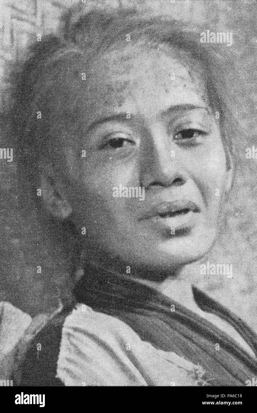 169 Marlia Hardy composé comme une vieille femme, le cinéma Varia 1.6 (mai 1954), p18 Banque D'Images