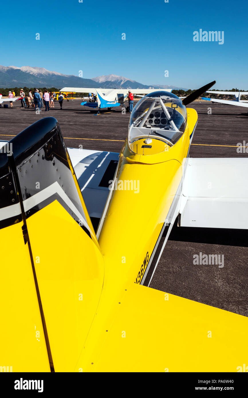 Van's Aircraft RV-8 ; Rocky Mountain vol en formation ; l'équipe de renégats Salida fly-in et spectacle aérien ; Salida Colorado ; USA ; Banque D'Images
