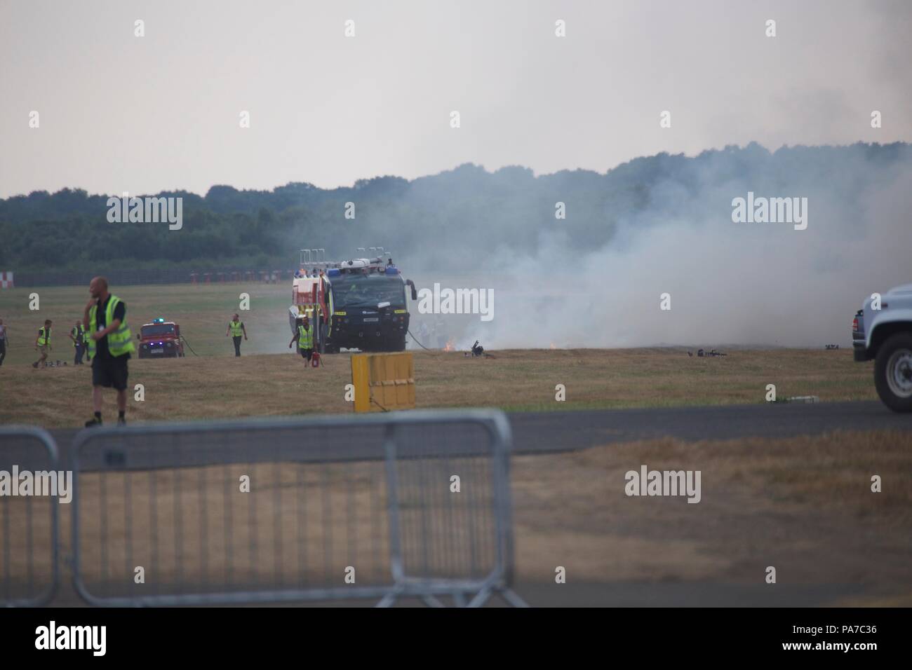 Incendie au Farnborough International Airshow après la pyrotechnie Samedi 21 Juillet Banque D'Images