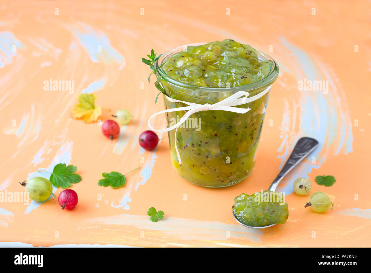 Pot de confiture de groseille Banque de photographies et d’images à